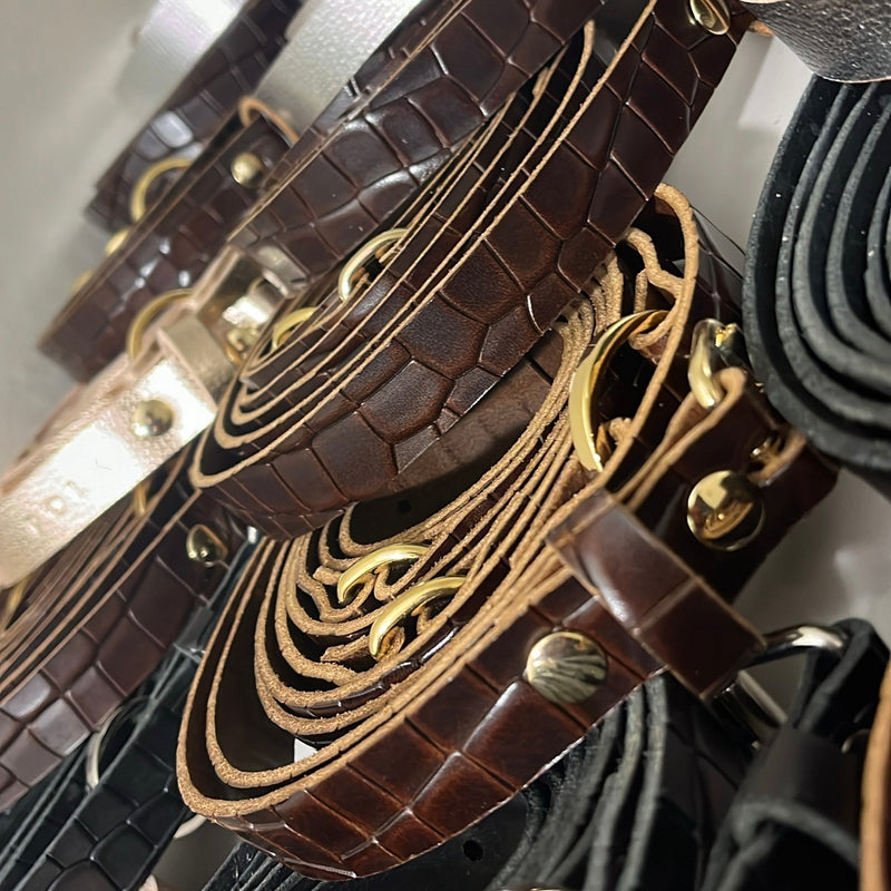 CEINTURE 3TOURS EMBOSSÉE CROCO MARRON